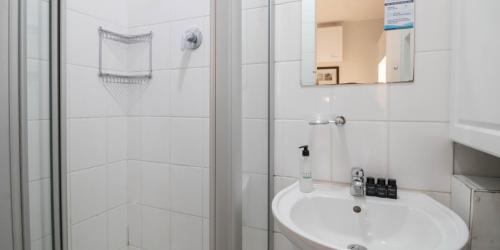 Camps Bay Apartment | Camps Bay Village