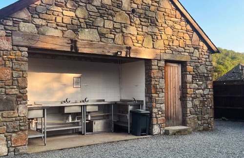Tabor RV Rental | Campsite close to Dyfi Bike Park,Cader Idris,Mach Loop,Snowdon and Zip World.