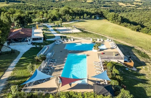 Seniergues House | Campsite Domaine de la Faurie* - EXCLUSIVE mobile home - 3 bedrooms - 2 bathrooms for 6 people