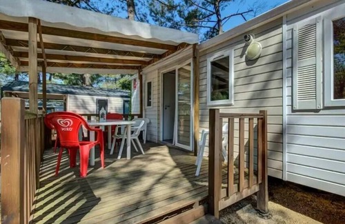 Mondragon House | Campsite La Pinède in Provence * - Mobil Home Sauge Plus 4 Rooms 6 People Air Conditioned + TV