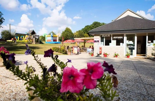 Illiers-Combray House | Campsite Le Bois Fleuri * - Bungalow Victoria 3 rooms 5 people Without sanitary facilities