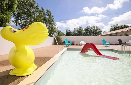 Puyravault House | Campsite Le Merval * - 3 bedroom mobile home for 6/8 people with air conditioning for 8 people