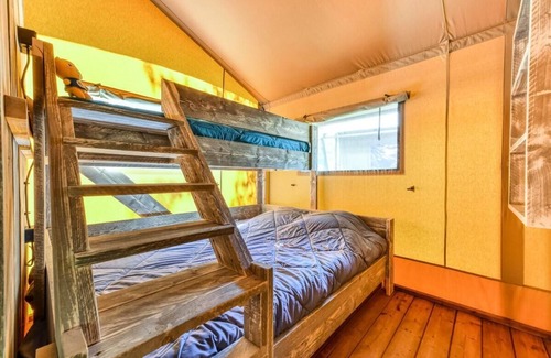 Millau RV Rental | Campsite maeva Escapades Millau Plage * - 3 Room Lodge Tent 5 People + TV