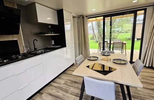 Caro House | Campsite maeva Respire Domaine de Kervallon * - Mobil-Home Elegance 3 Rooms 4 People Air-conditioned + TV