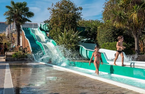 La Foret-Fouesnant House | Campsite of Keranterec* - Cottage Six Basic 4 rooms 3/6 people