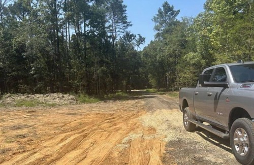Starkville RV Rental | Campsite out of Starkville Mississippi. Great for MSU Games and Activities.