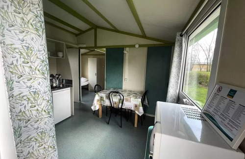 Vaivre-et-Montoille House | Campsite Seasonova Vesoul * - HLL 1 PMR ROOM - 3 people 3 people