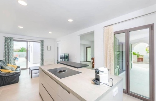 Vilafranca de Bonany Villa | Can Fosc - Villa With Private Pool. Free Wifi