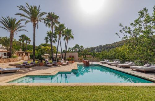 Sant Rafael de Sa Creu Villa | Can Lluc Suites & Villas Ibiza's Peaceful Getaway