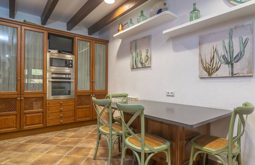 Vilafranca de Bonany Ski Chalet | Can Pontet - Three Bedroom Chalet, Sleeps 6