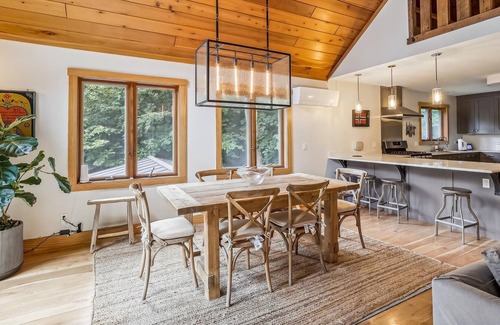 Stowe Area Ski Chalet | Can't Bear to Leave - Perfectly Appointed Chalet in Stowe!