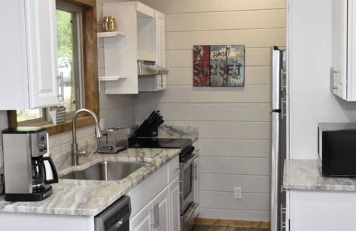 Eureka Springs Resort | Can U Canoe Suite 114