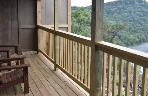 Eureka Springs Resort | Can U Canoe Suite 114