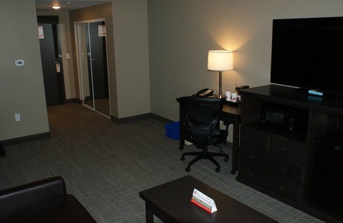 Winnipeg Hotel | Canad Inns Destination Centre Windsor Park