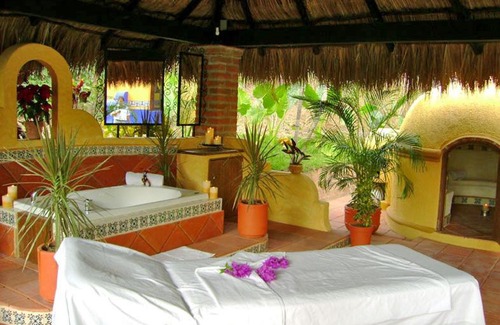 Flamingo Resort | Canadian Resort Vallarta
