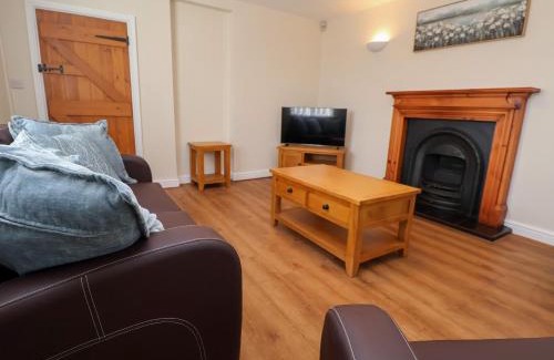 Nantwich House | Canal Basin Cottage