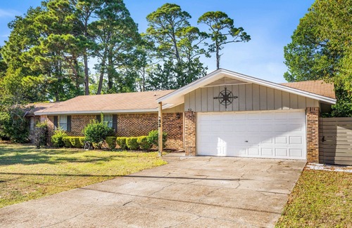 Fort Walton Beach House | Canal Front Home w/Private Dock | Pet Friendly