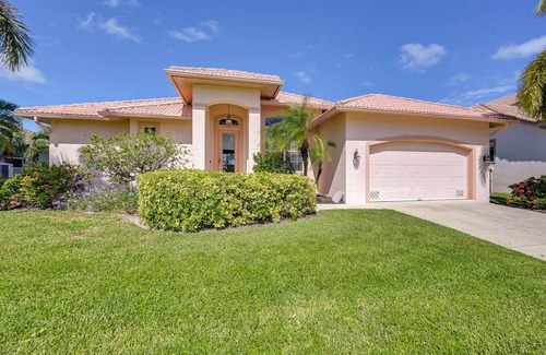 Marco Island Cottage | Canal-front Marco Island Home w/ Boat Dock + Pool!