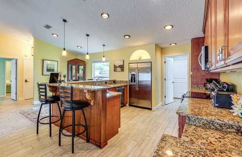 Isle of Palms House | Canal-Front Retreat 4 Mi to Jacksonville Beach!