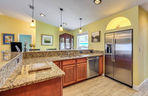 Isle of Palms House | Canal-Front Retreat 4 Mi to Jacksonville Beach!
