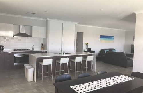 Wannanup House | Canal Living for families