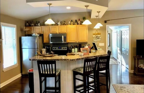 Morehead City Apartment | Canal Retreat -Full apartment – 15 minutes to Beaufort – 12 minutes to Havelock