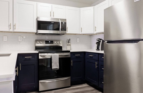 Downtown Indianapolis Apartment | Canal Walk District Apartments by Landing
