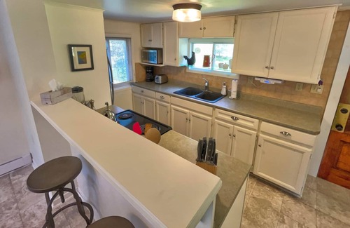 Newboro House | Canalman's Cottage, Newboro Lockstation, Parks Canada