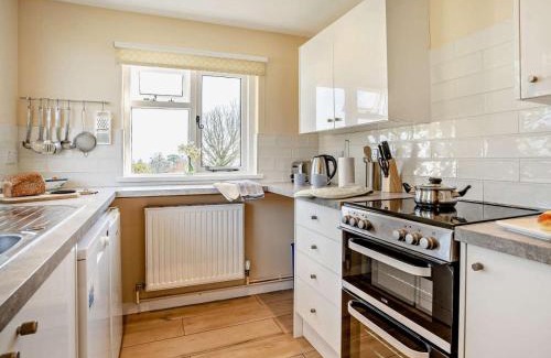 Llanover House | Canalside boathouse in the park