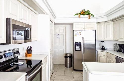 Caloosahatchee House | Canalside Calm