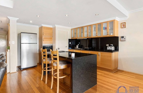 Mandurah Villa | Canalside family-friendly 5BR bedroom villa in the heart of Mandurah