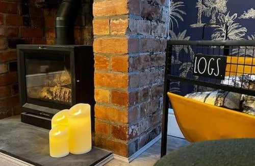 Pontrilas House | Canalside Terrace-Boutique Stay Worcester City