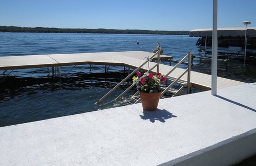 Canandaigua Cottage | Canandaigua Lake Rental Cottage-Perfect for Summer, wine tours or ski vacations