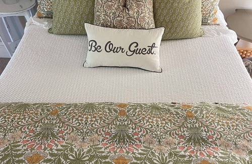 Canandaigua Bed & Breakfast | Canandaigua Main St Private Entrance Guest Suite