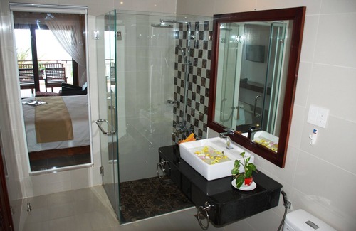 East Ham Tien Beach Resort | Canary Beach Resort