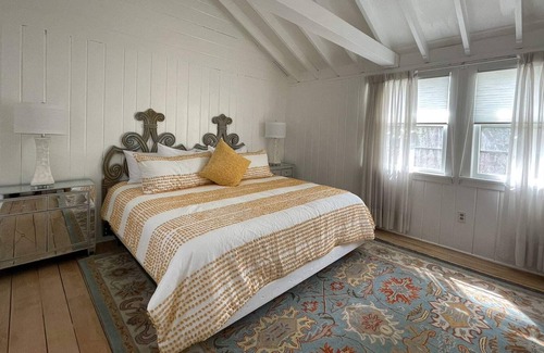 Glendale House | Canary House: ski house near Butternut!