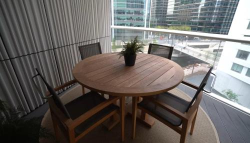 Canary Wharf Apartment | Canary Wharf Spacious Luxury Apartment