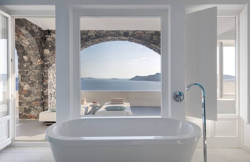 Oia Hotel | Canaves Oia Suites - Small Luxury Hotels of the World
