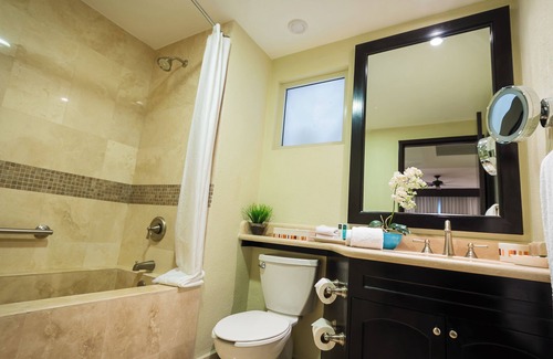 Punta Sam Resort | Cancun 2 Bedroom Oceanfront Penthouse-Spring Break, March 23-30, 2024!