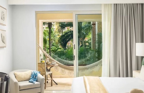 Punta Sam Resort | Cancun 2 BR, 3 Bath. Luxurious comfort & amazing food, amenities & services!