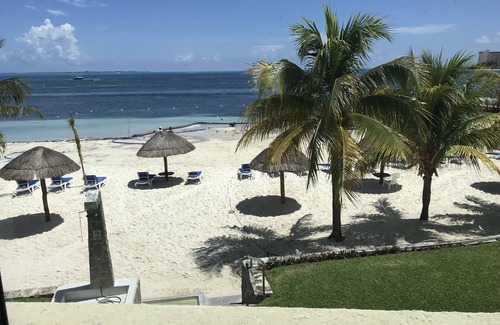 Zona Hotelera Apartment | CANCUN Beachfront Apartment on the Hotel Zone excellent location