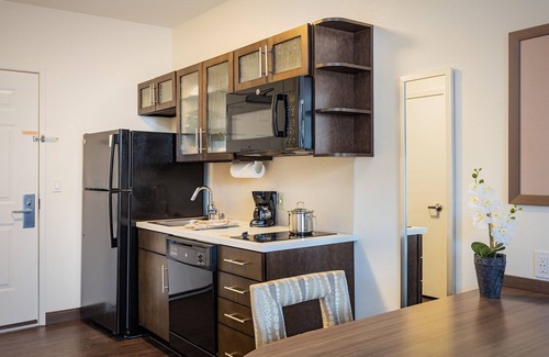 Anaheim Resort Hotel | Candlewood Suites Anaheim - Resort Area by IHG