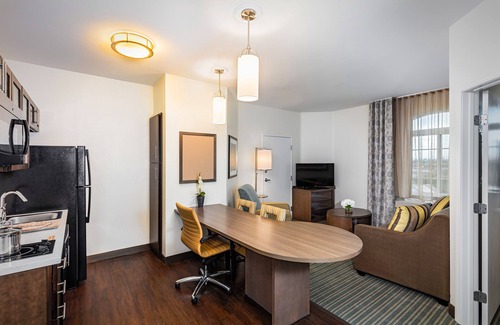 Anaheim Resort Hotel | Candlewood Suites Anaheim - Resort Area by IHG