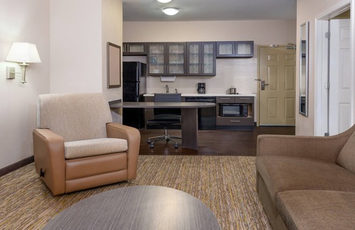Athens Hotel | Candlewood Suites Athens by IHG