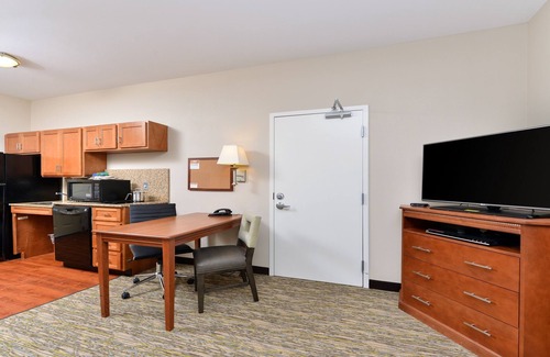 Athens Hotel | Candlewood Suites Athens by IHG