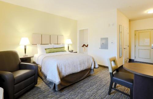 Auburn - Opelika Hotel | Candlewood Suites Auburn by IHG