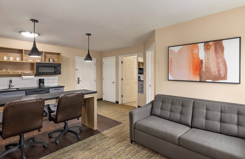 Augusta Hotel | Candlewood Suites Augusta by IHG