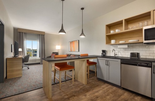 Bessemer Hotel | Candlewood Suites Bessemer - Birmingham SW by IHG