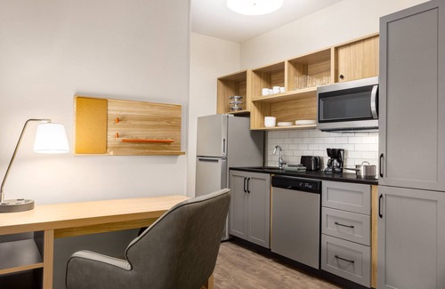 Bessemer Hotel | Candlewood Suites Bessemer - Birmingham SW by IHG