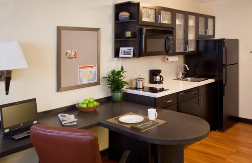 Bloomington Hotel | Candlewood Suites Bloomington by IHG